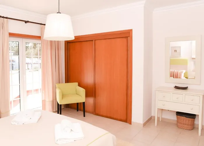 Casa Querida بيت للعطل Óbidos